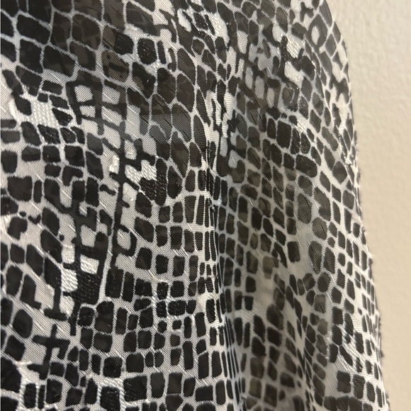 Snakeskin print blouse - Picture 4 of 4